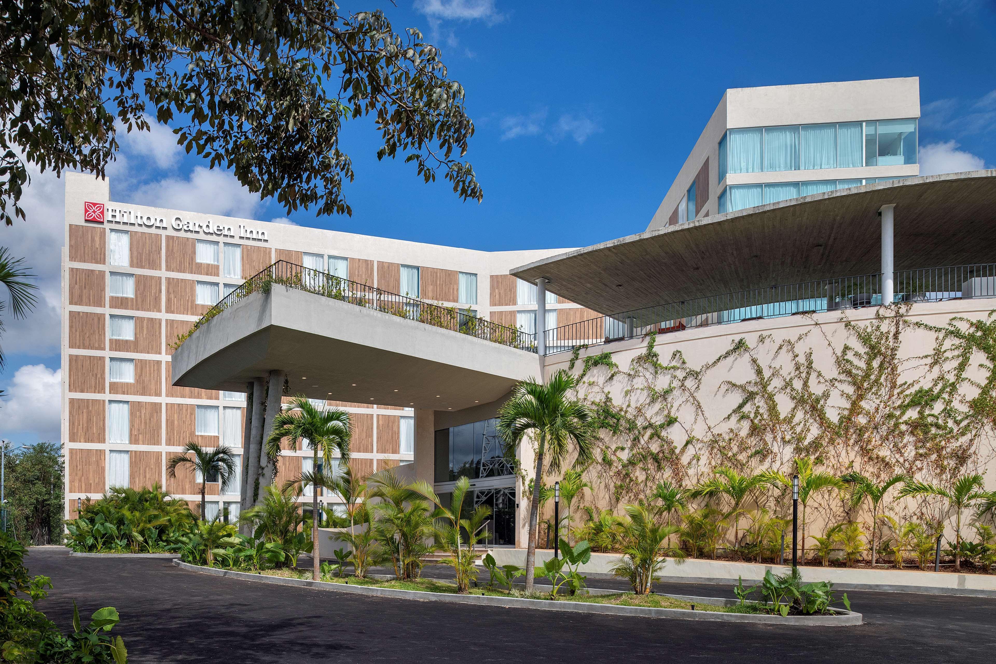 Hilton Garden Inn Cancun Airport Exteriör bild