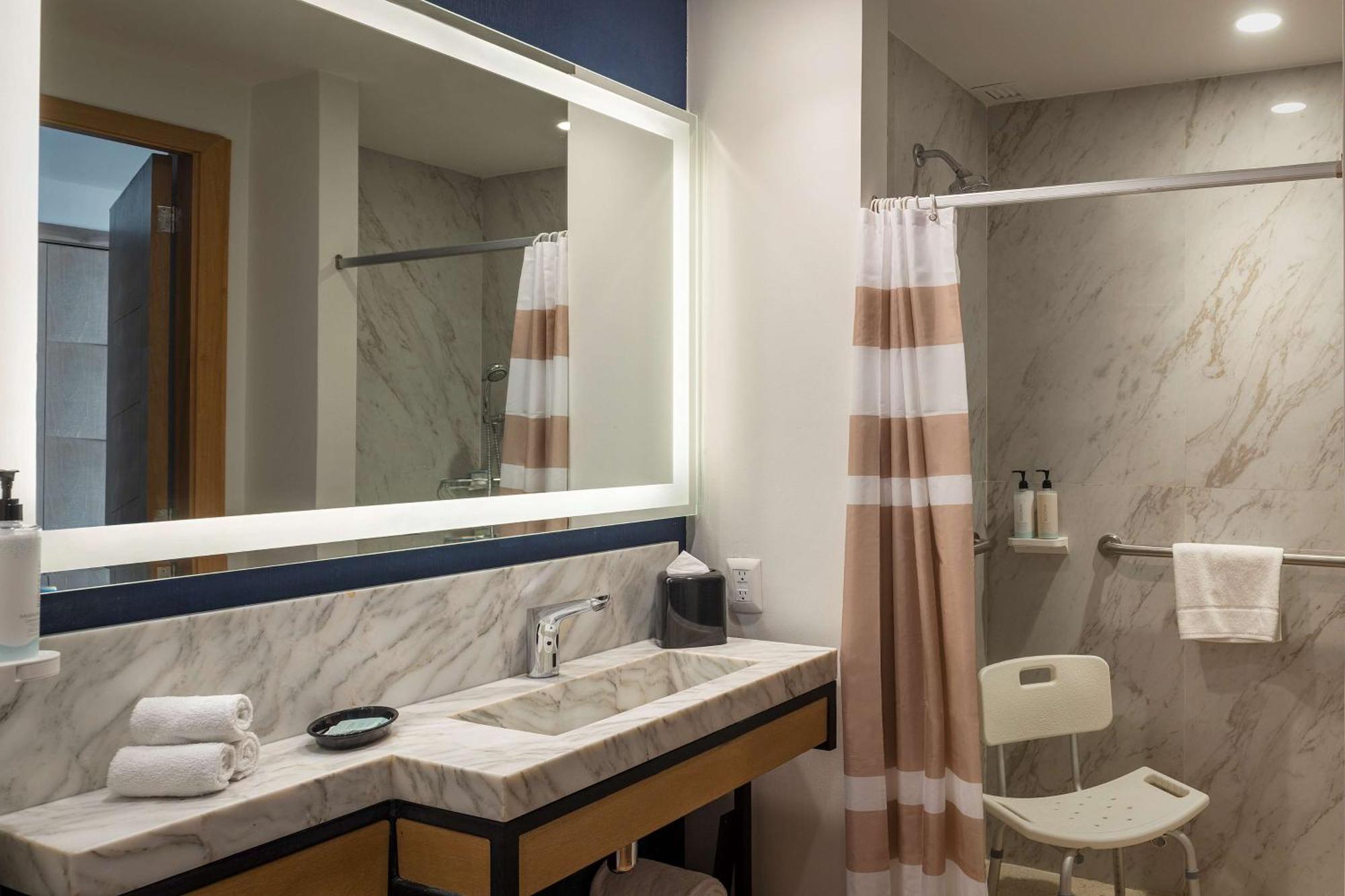 Hilton Garden Inn Cancun Airport Exteriör bild