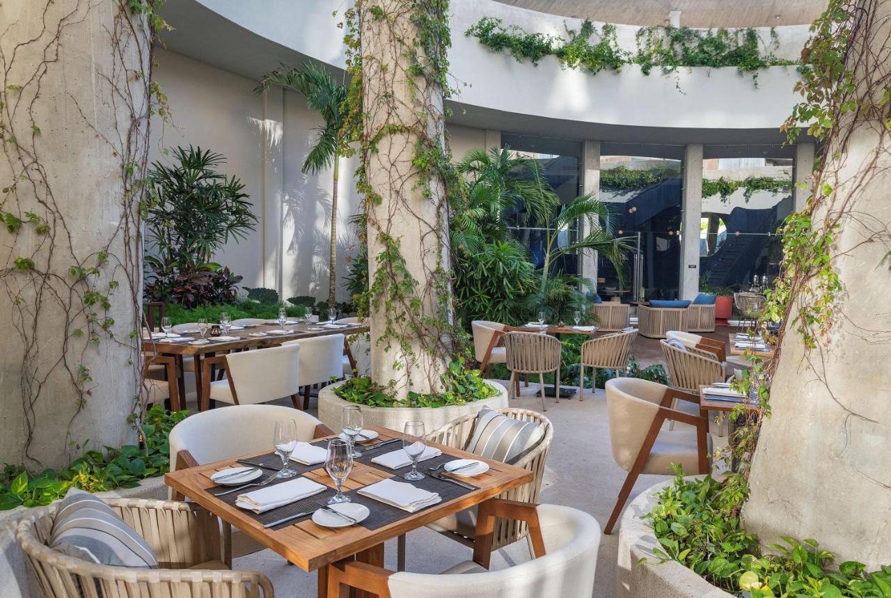 Hilton Garden Inn Cancun Airport Exteriör bild